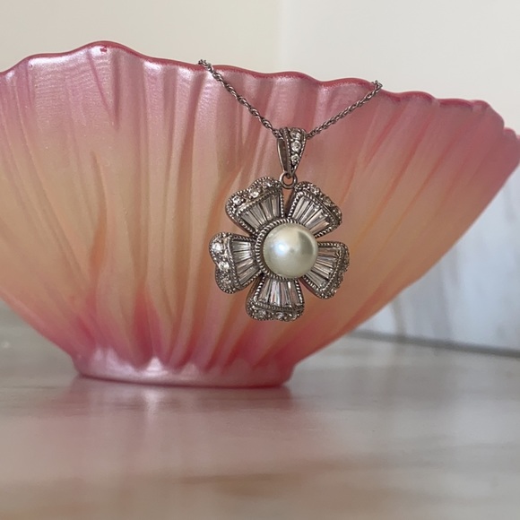 🪞 NEW silver faceted cz flower pendant necklace